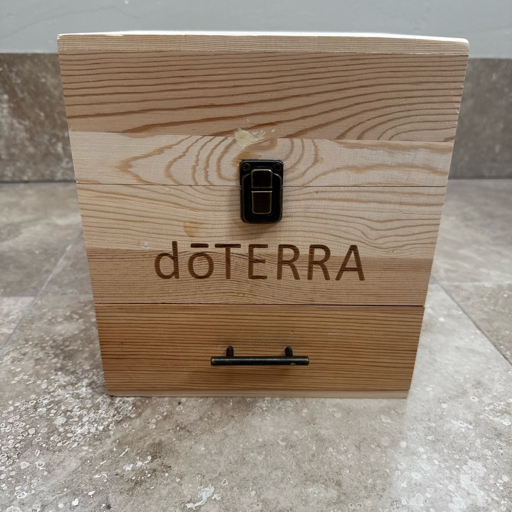 Doterra Natural Wood Tone Essential Oil Organizer Box